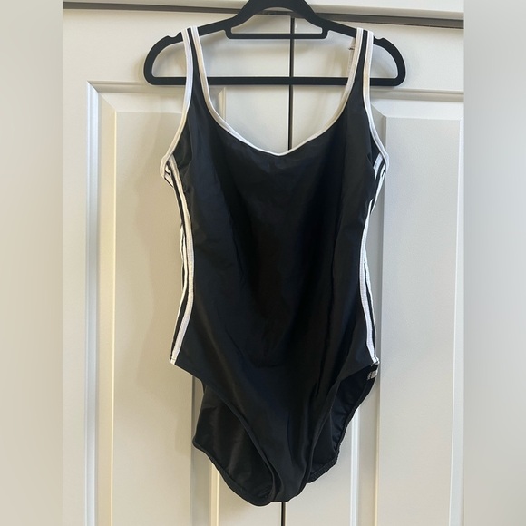 Miraclesuit Black & White Stripe One-Piece Swimsuit Size 16 – Shaping Low Back - Picture 1 of 6